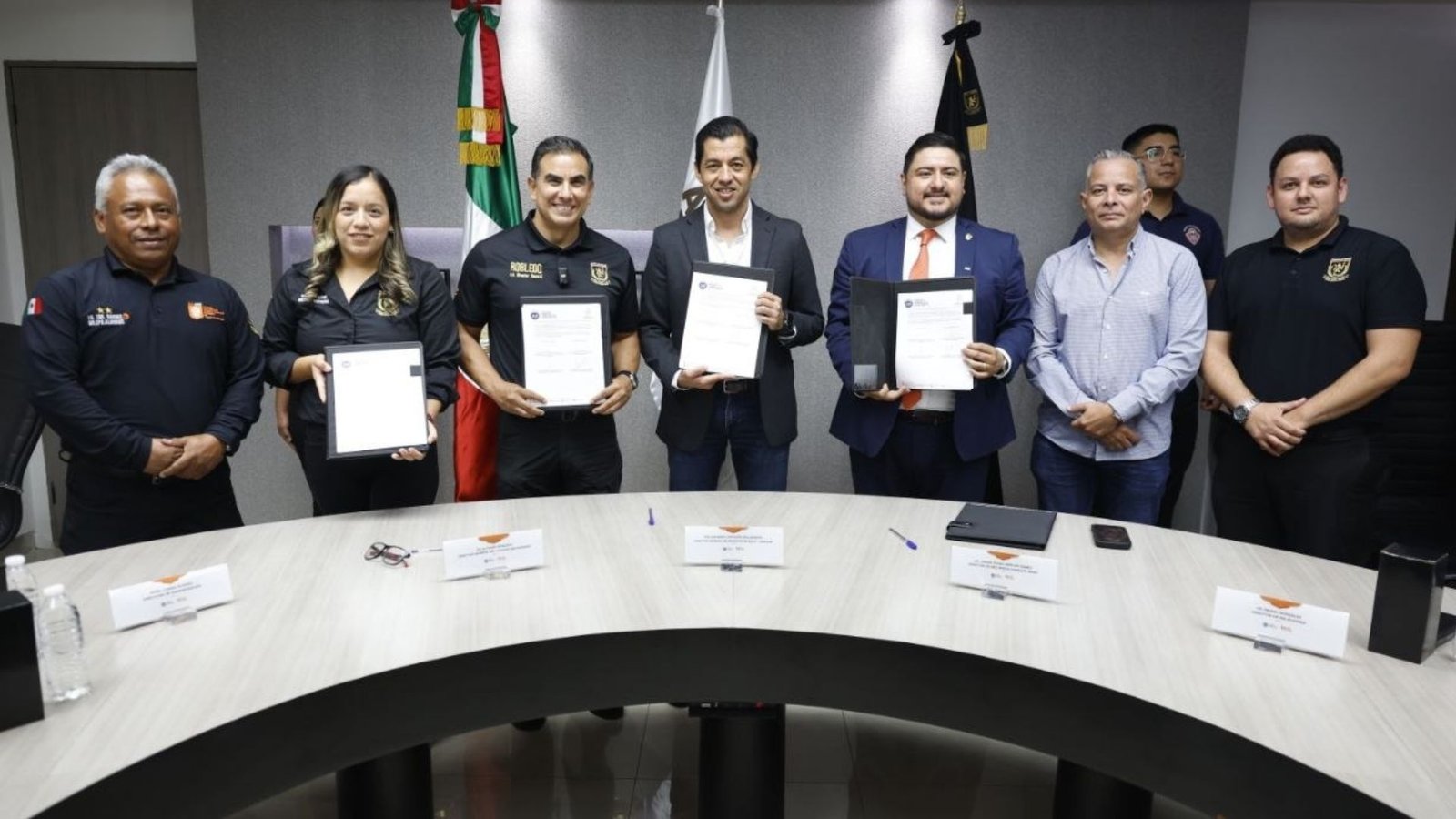 AyD abre espacios laborales para estudiantes del Colegio Militarizado
