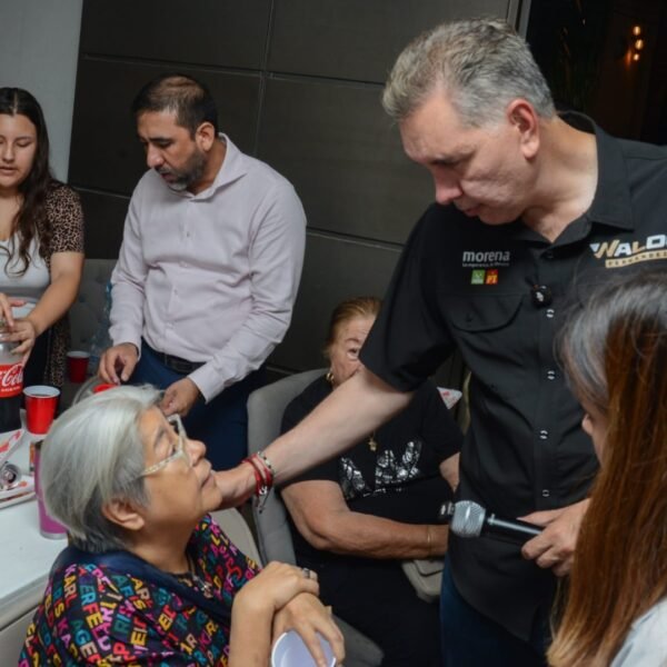 Waldo Fernández se reúne con vecinos de Cumbres