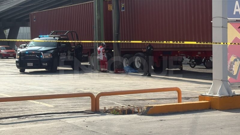 Muere adulto mayor atropellado por tráiler en avenida Ruiz Cortines