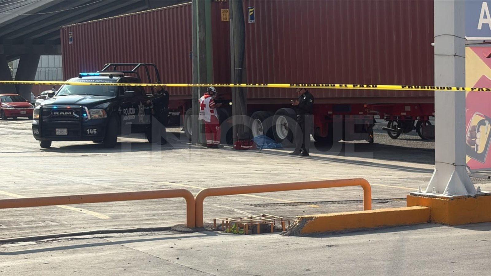 Muere adulto mayor atropellado por tráiler en avenida Ruiz Cortines