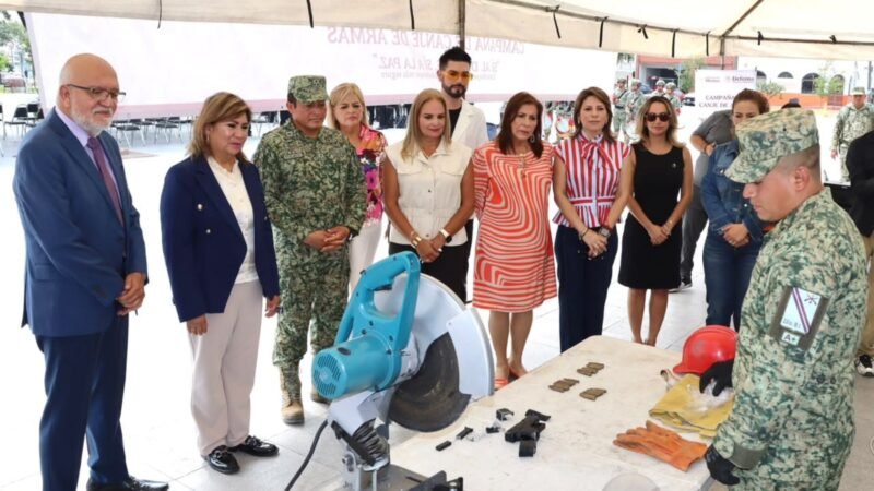 Instala Guadalupe módulo de canje de armas en la Plaza Principal