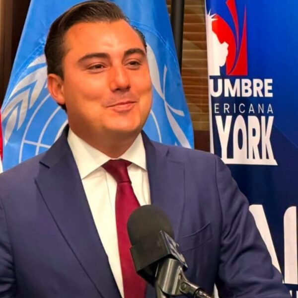 Recibe Manuel Guerra premio internacional “Alcalde del Año” en Nueva York