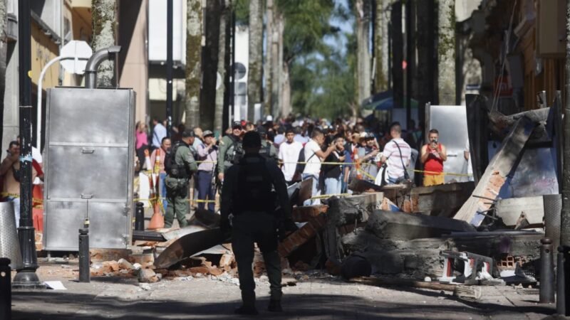 Terremoto de 7.4 sacude Colombia y deja más de 20 muertos