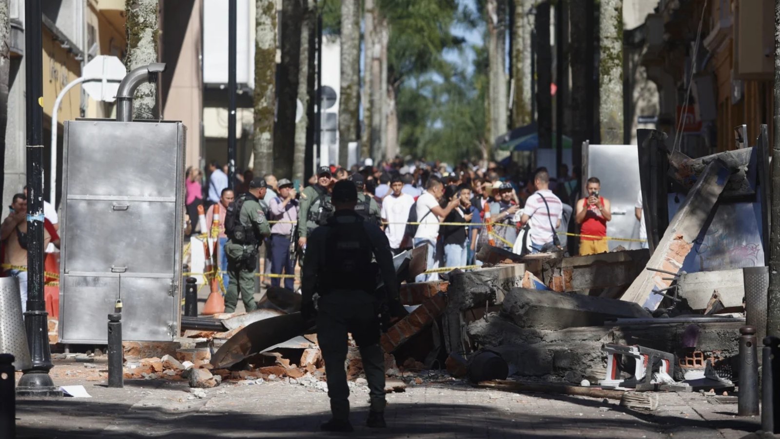 Terremoto de 7.4 sacude Colombia y deja más de 20 muertos