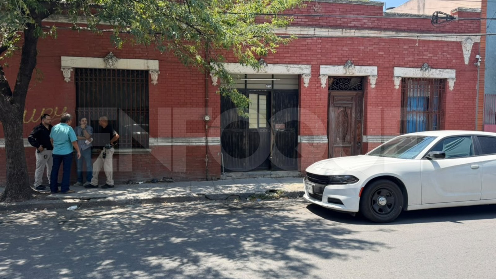 Hallan a hombre sin vida en casona del Centro de Monterrey