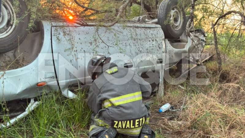 Muere mujer tras volcadura en Cadereyta