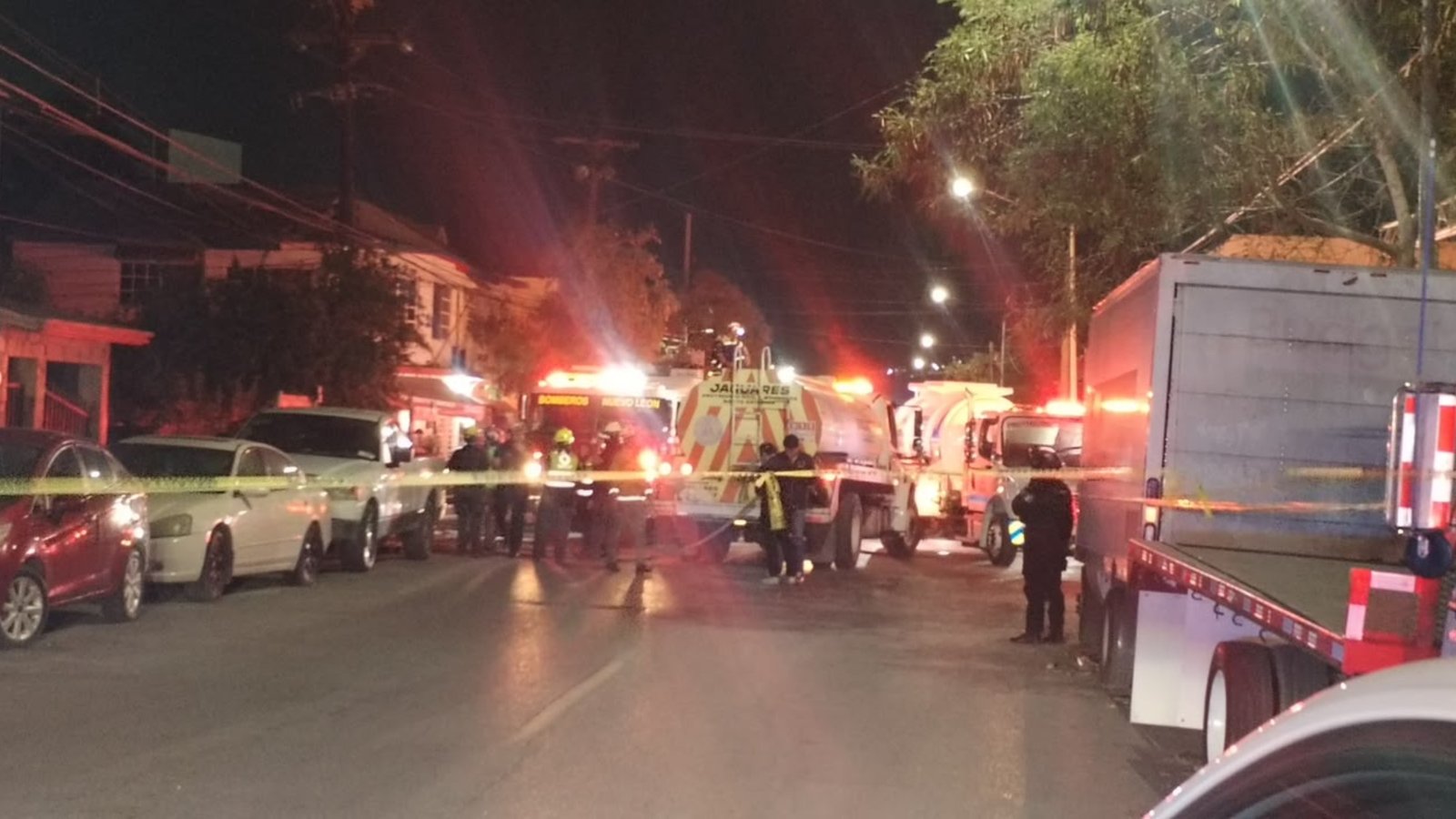 Incendio en Santa Catarina obliga a evacuar a 40 familias