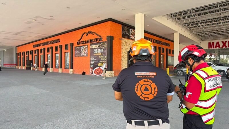 Evacúan a más de 150 personas de restaurante en Monterrey