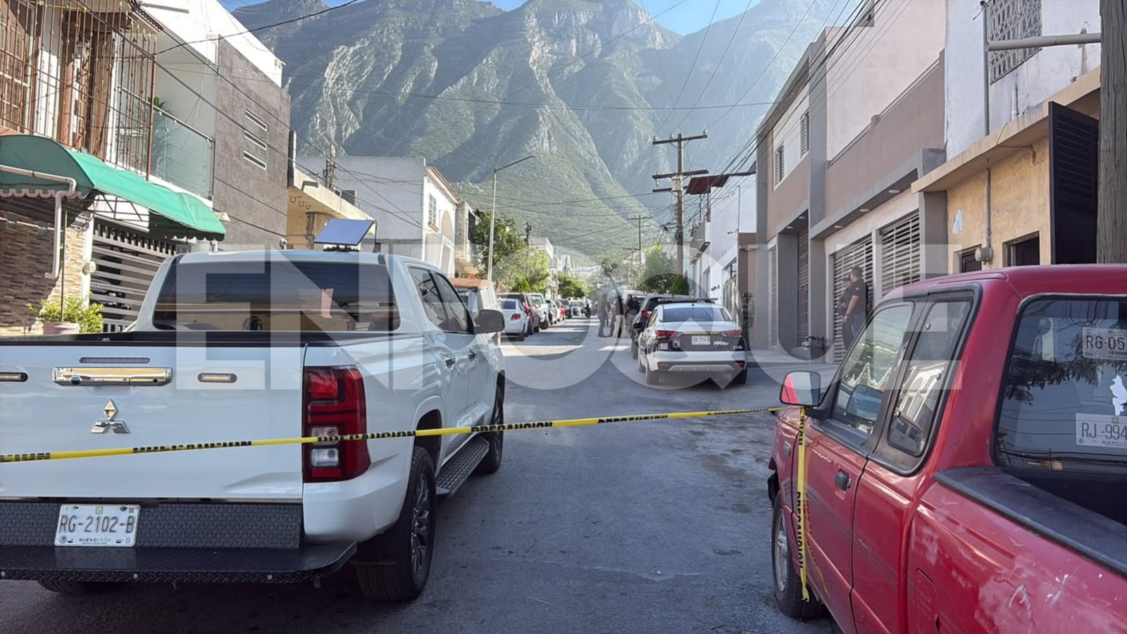 Riña por estacionamiento deja tres lesionados en Santa Catarina