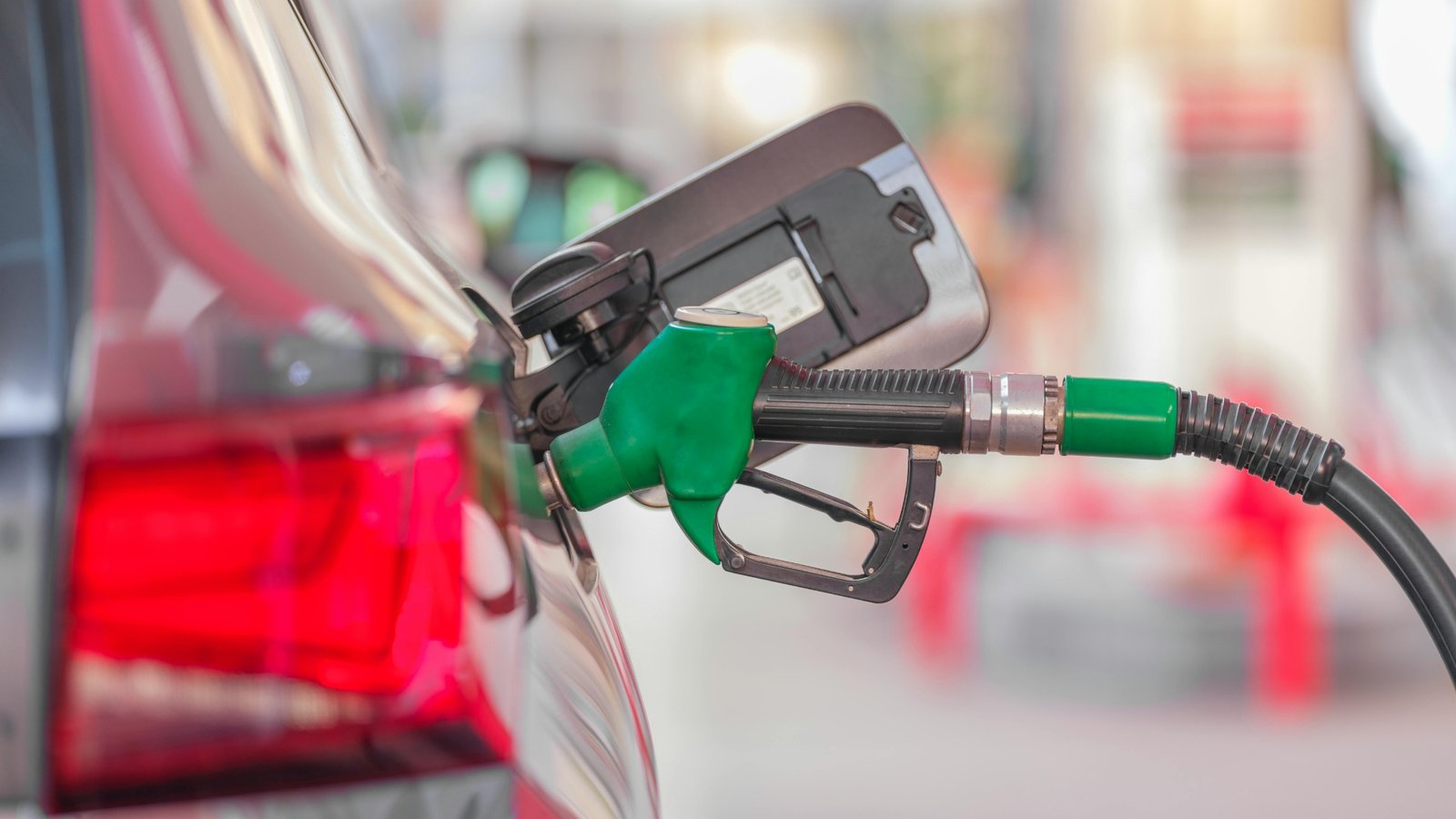 Alista Profeco acuerdo para mantener gasolina debajo de 24 pesos