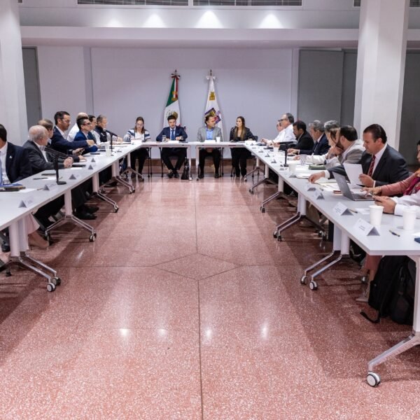 Acuerda Nuevo León y CFE inversión de 10 mil mdp