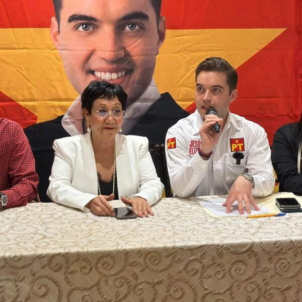 Reta Jesús Elizondo a finalistas de la 4T en Nuevo León