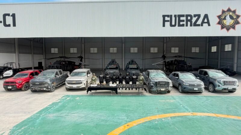 Fuerza Civil asegura armas y seis camionetas en Parás