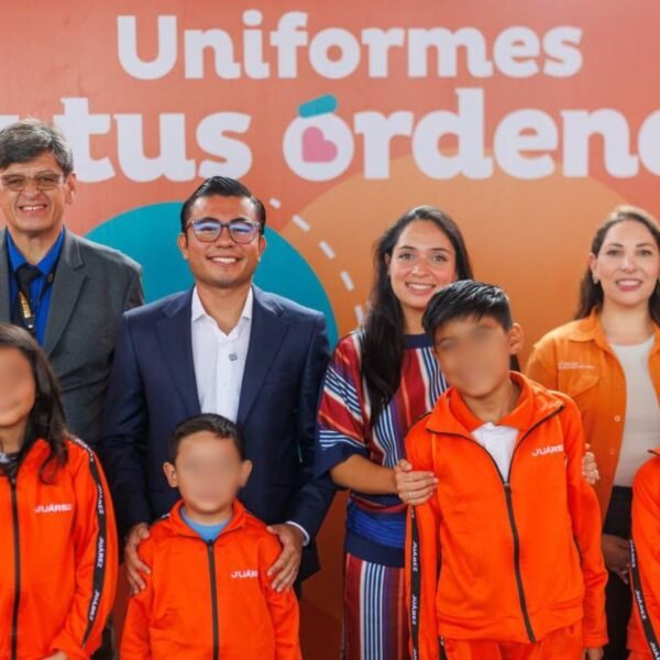 Inicia Juárez entrega de uniformes gratuitos en 272 escuelas