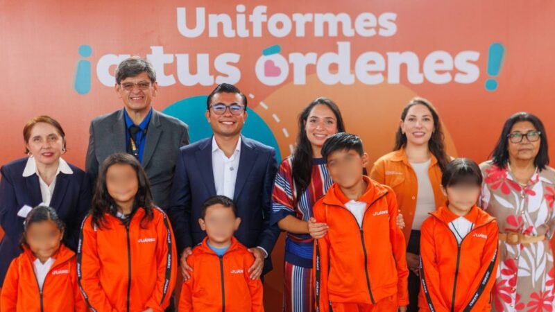 Inicia Juárez entrega de uniformes gratuitos en 272 escuelas