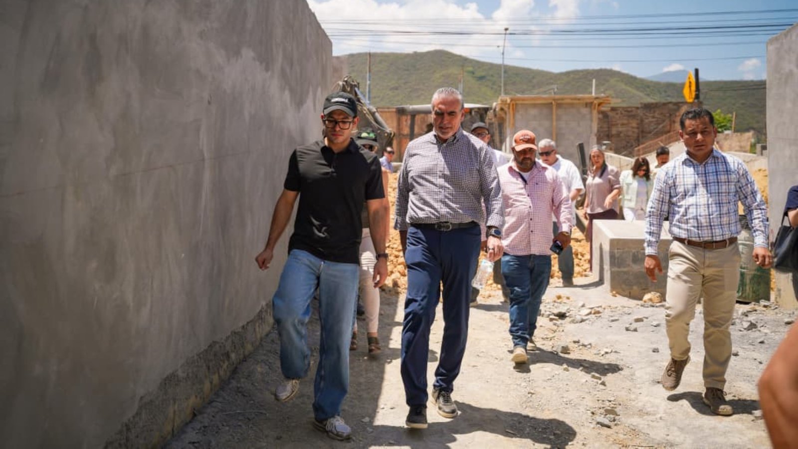 Supervisan regidores obras del Circuito Vial Huajuco