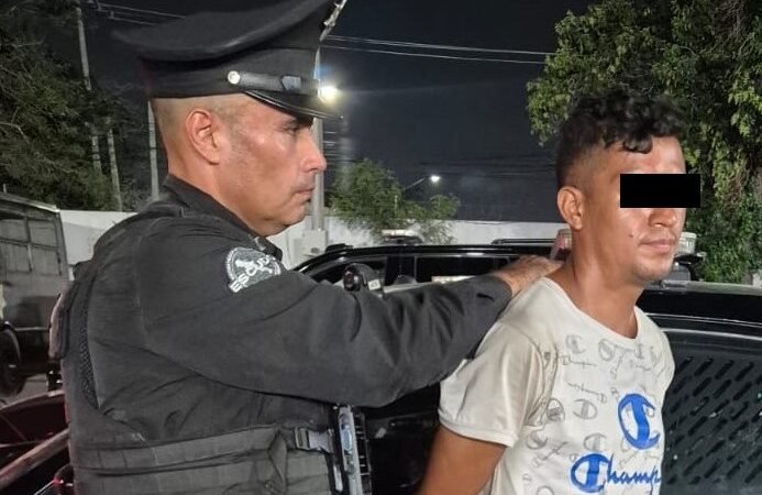 Vinculan a acusado de empujar a peatón hacia tráiler
