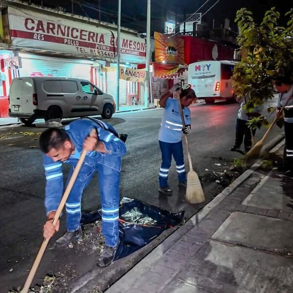 Fortalece Monterrey operativo de limpieza en Mesón Estrella