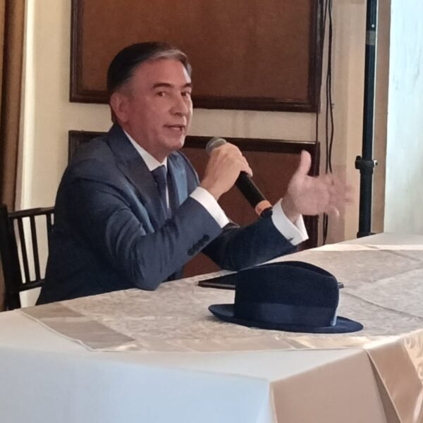 Llama Aldo Fasci al diálogo rumbo a 2027