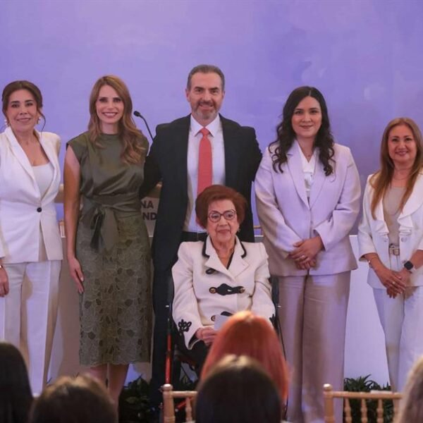 Entrega Monterrey Medalla María Elena Chapa 2026