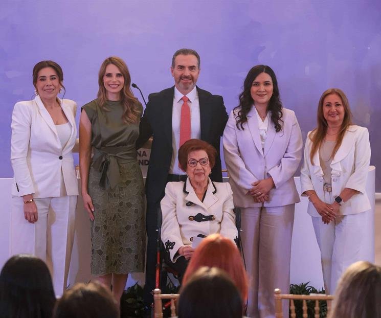 Entrega Monterrey Medalla María Elena Chapa 2026