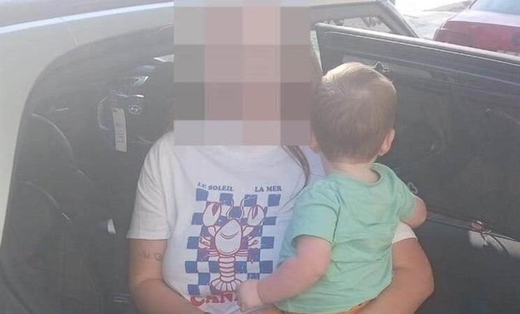 Rescatan a bebé encerrado en camioneta en Monterrey