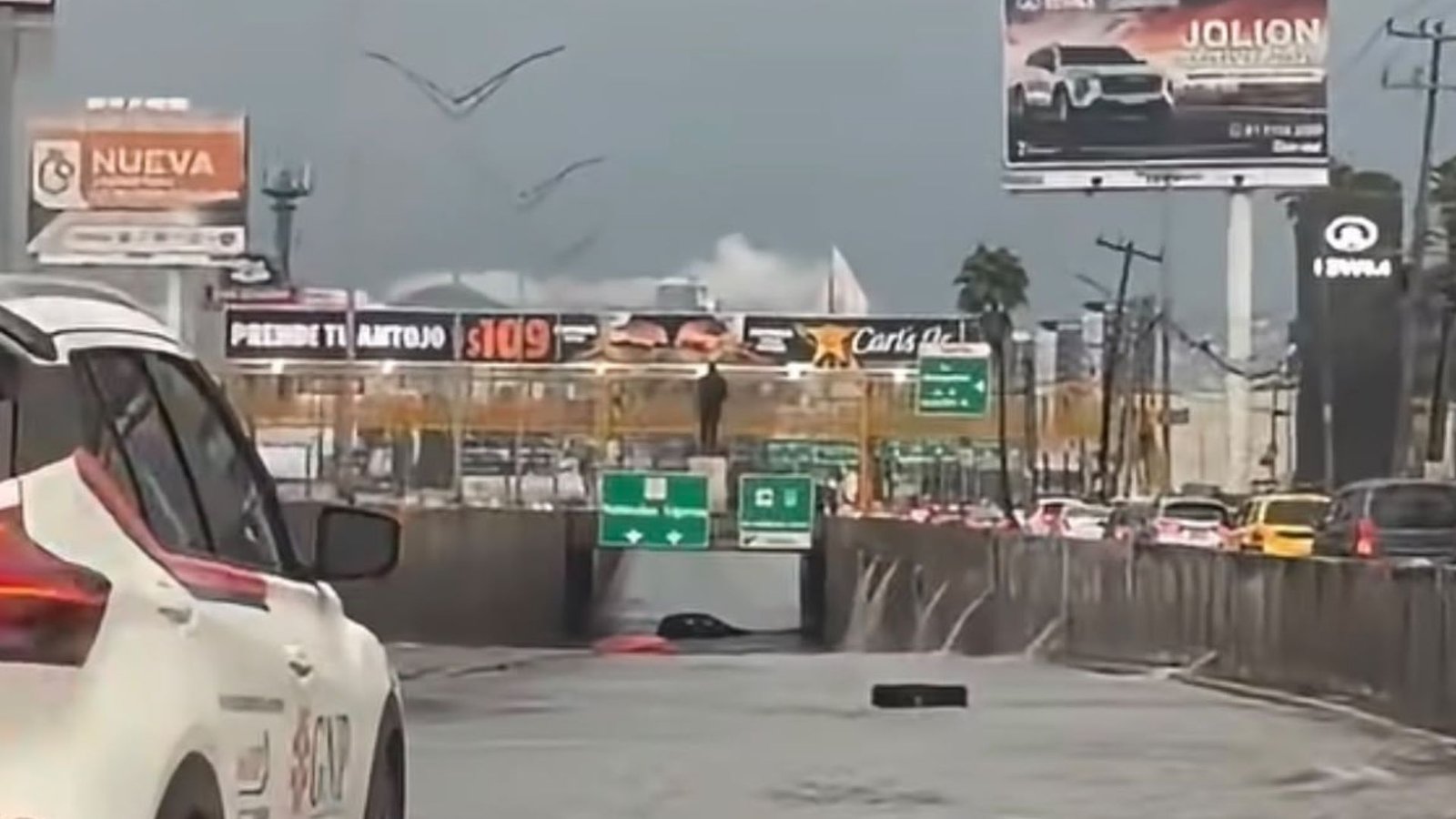 Obras del Metro no provocan inundaciones en Gonzalitos: Hernán Villarreal