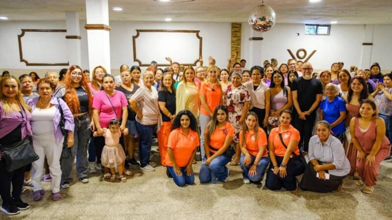 Diálogos en tu Calle orienta a más de mil 400 mujeres contra la violencia en Nuevo León