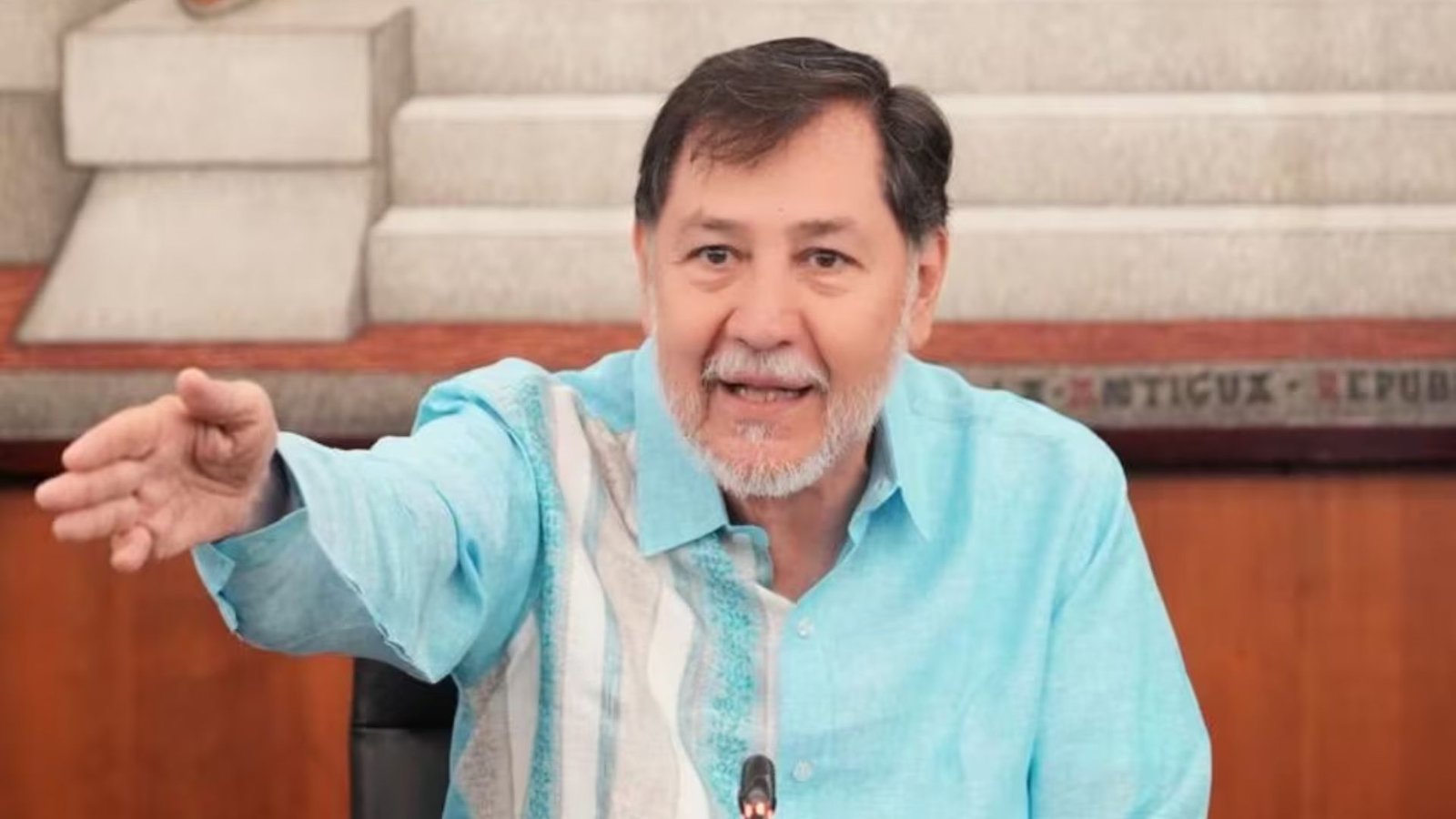 Advierte Noroña que grabará a quienes lo increpen en la calle