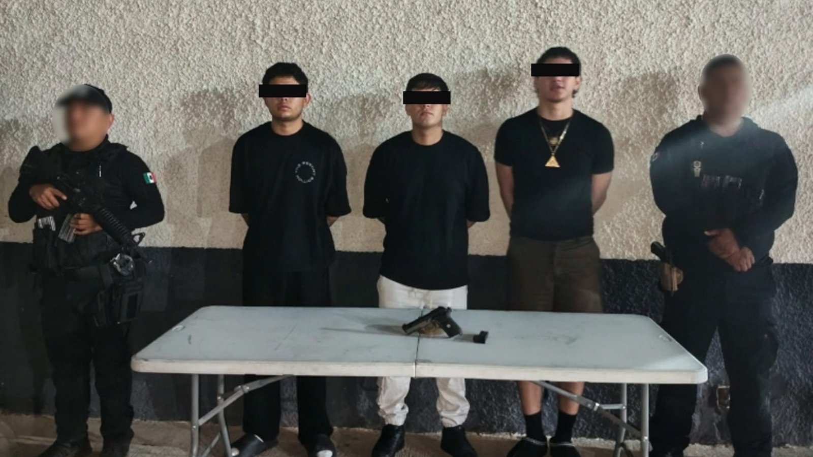 Detienen a tres hombres armados en Dominio Cumbres, García