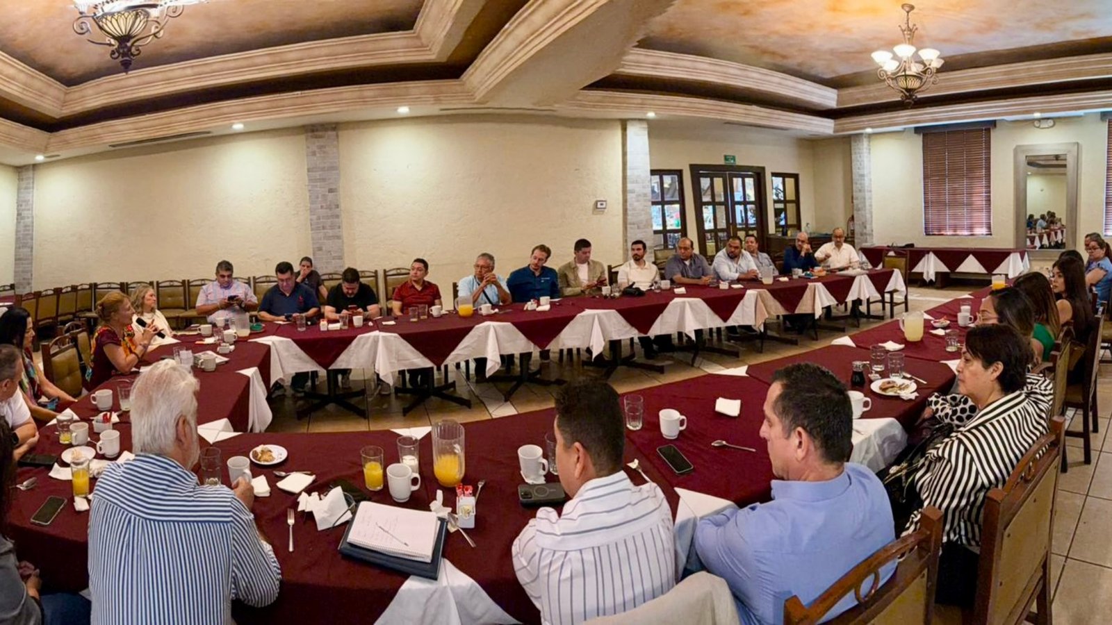 Denuncian empresarios presuntas presiones ante Tatiana Clouthier