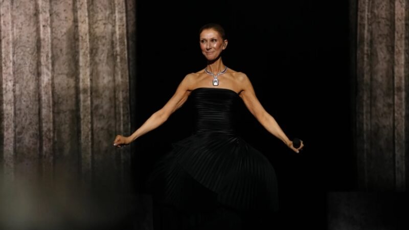 Regresa Céline Dion a los escenarios tras seis años de ausencia