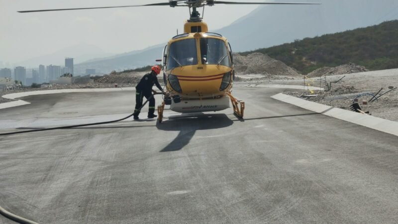 Incendio en La Huasteca moviliza a Protección Civil en Santa Catarina