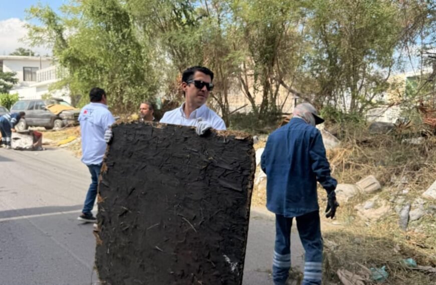 Retira Monterrey 15 toneladas de basura en La Alianza