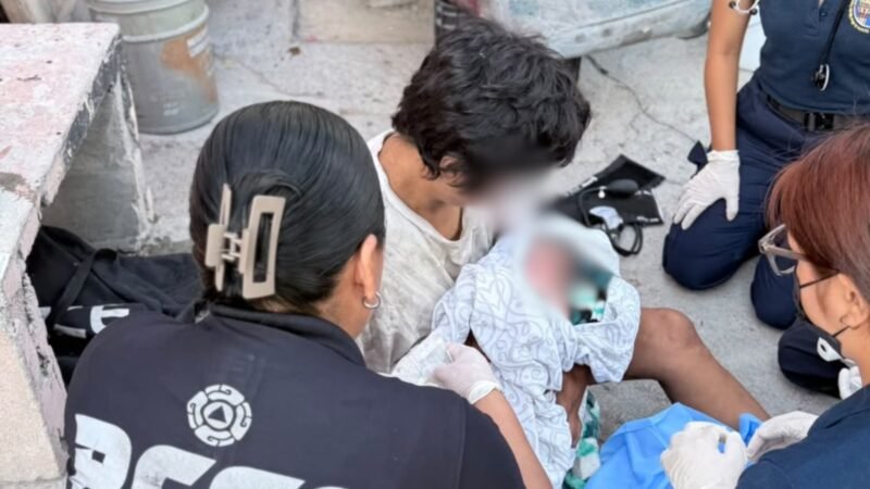Mujer da a luz en vía pública en Santa Catarina