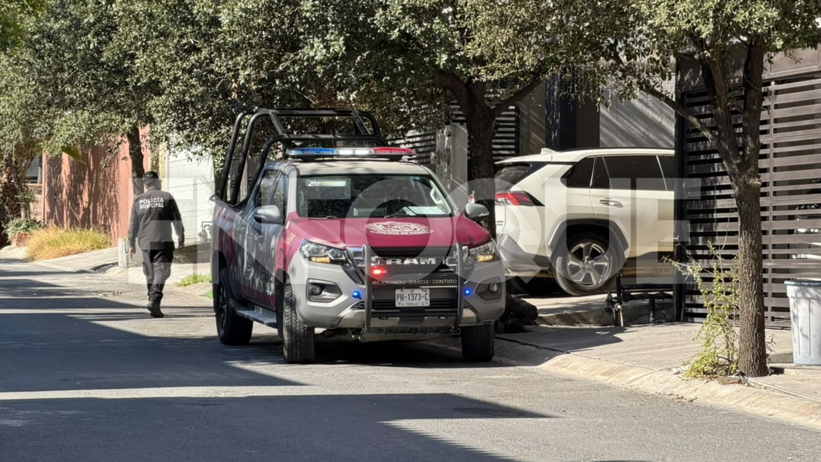 Hombres armados someten a familia durante robo en vivienda de García