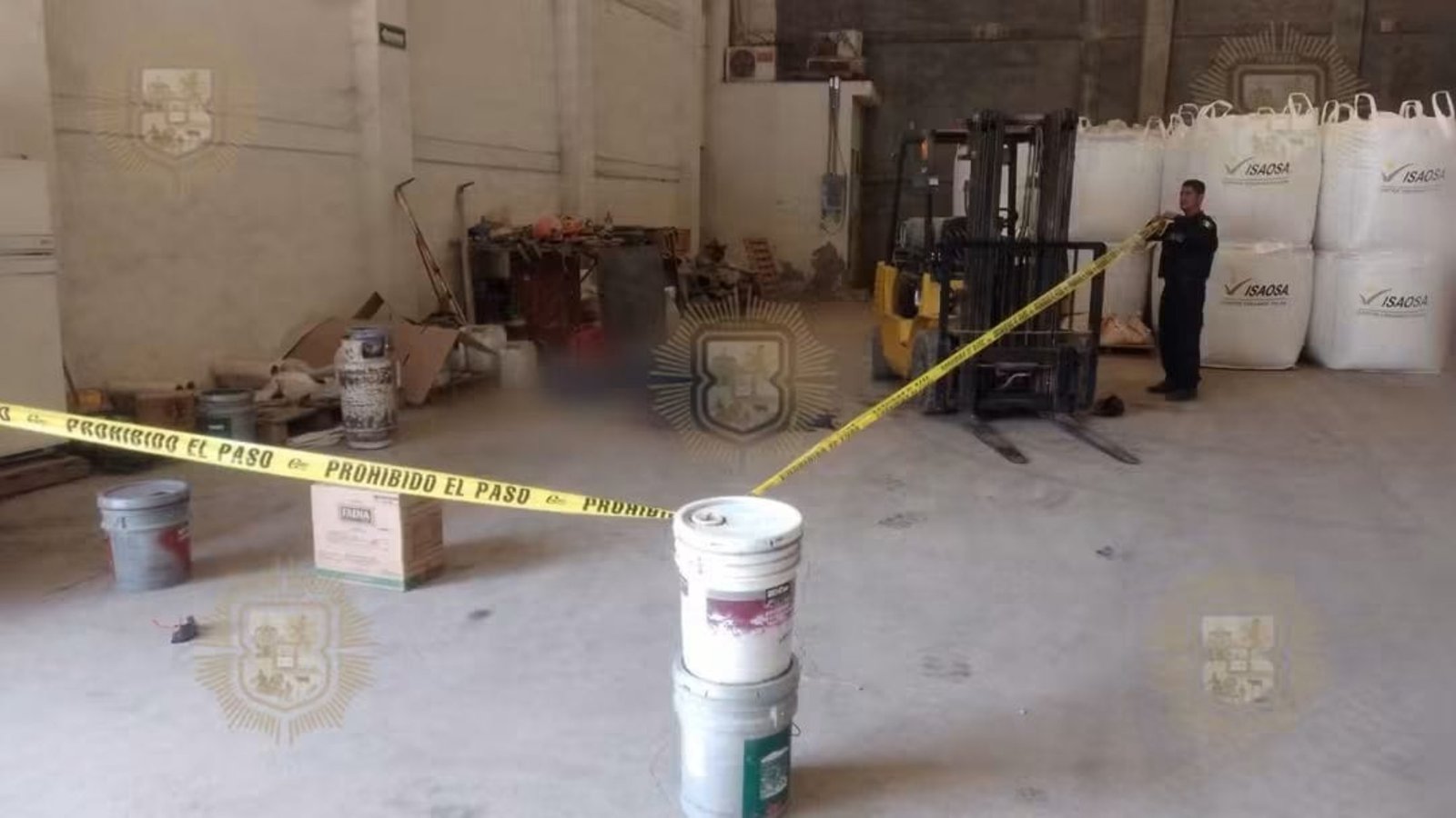 Muere trabajador tras caer en nave industrial de Escobedo