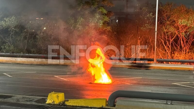 Incendio en alcantarilla moviliza a rescatistas en Morones Prieto