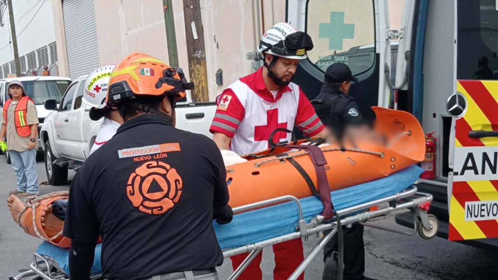 Trabajador sufre descarga eléctrica en bodega de Guadalupe