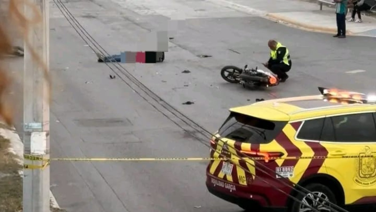 Choque entre motociclistas deja un muerto y un herido en García