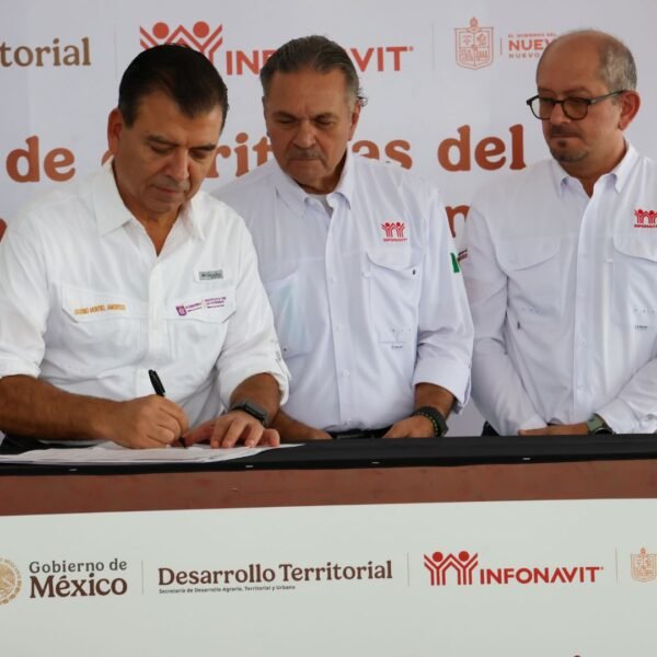 Entrega Nuevo León más de 14 mil escrituras durante la actual administración