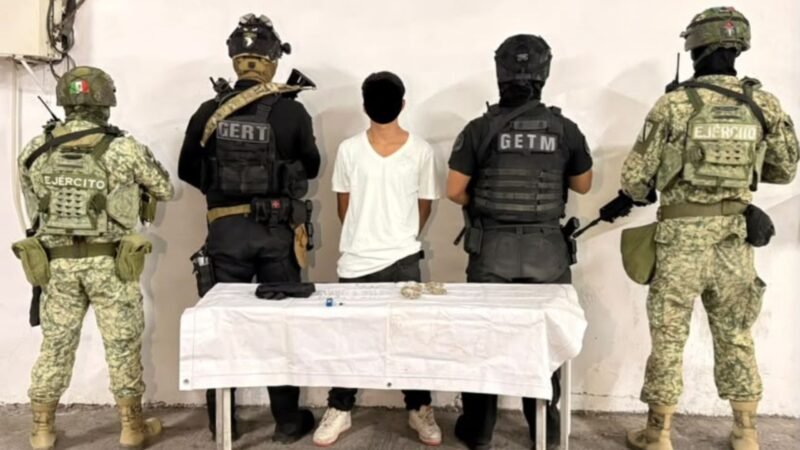 Detienen en Santa Catarina a adolescente con presuntas sustancias