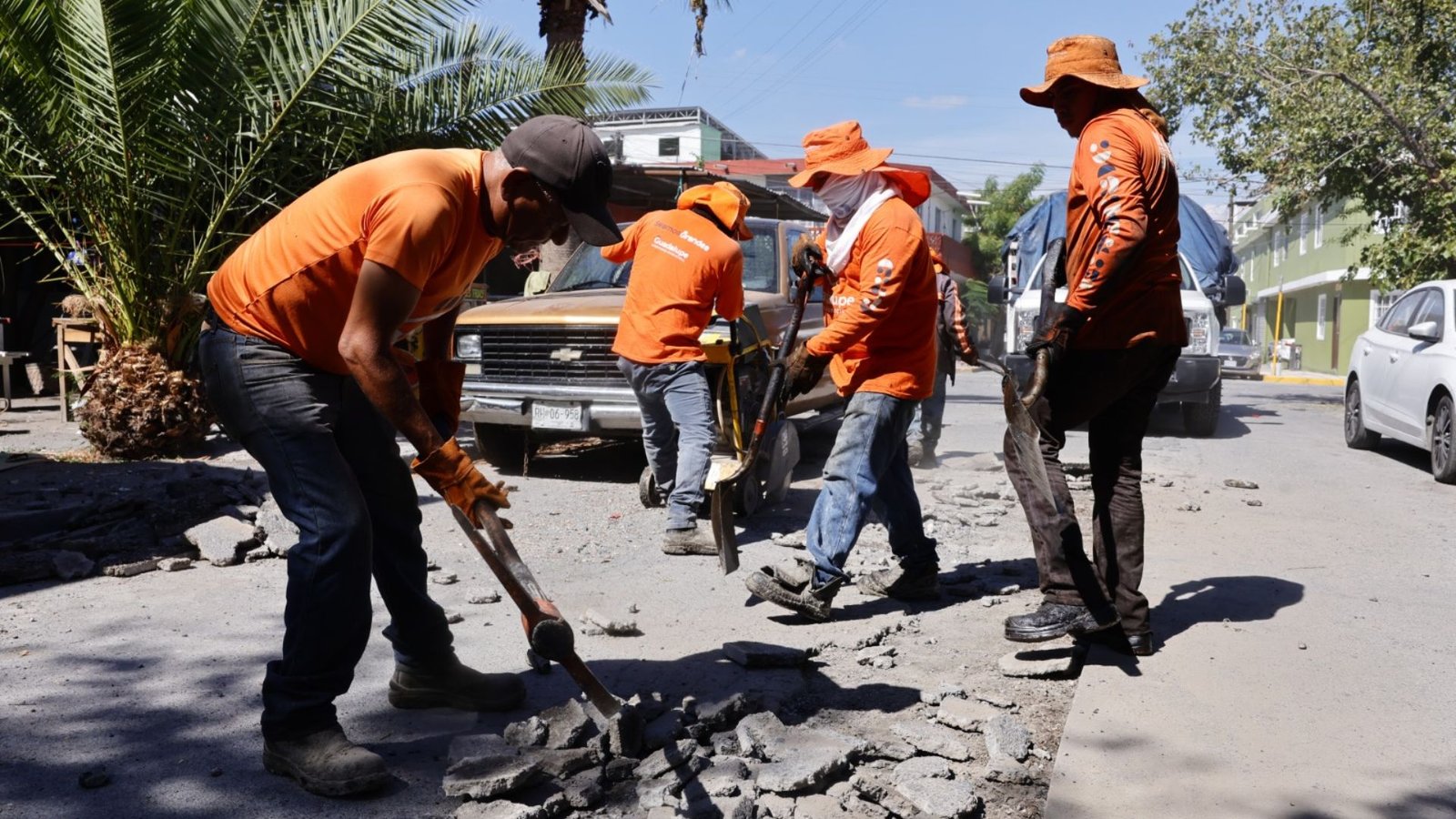 Mejora Guadalupe vialidades de El Sabino con bacheo