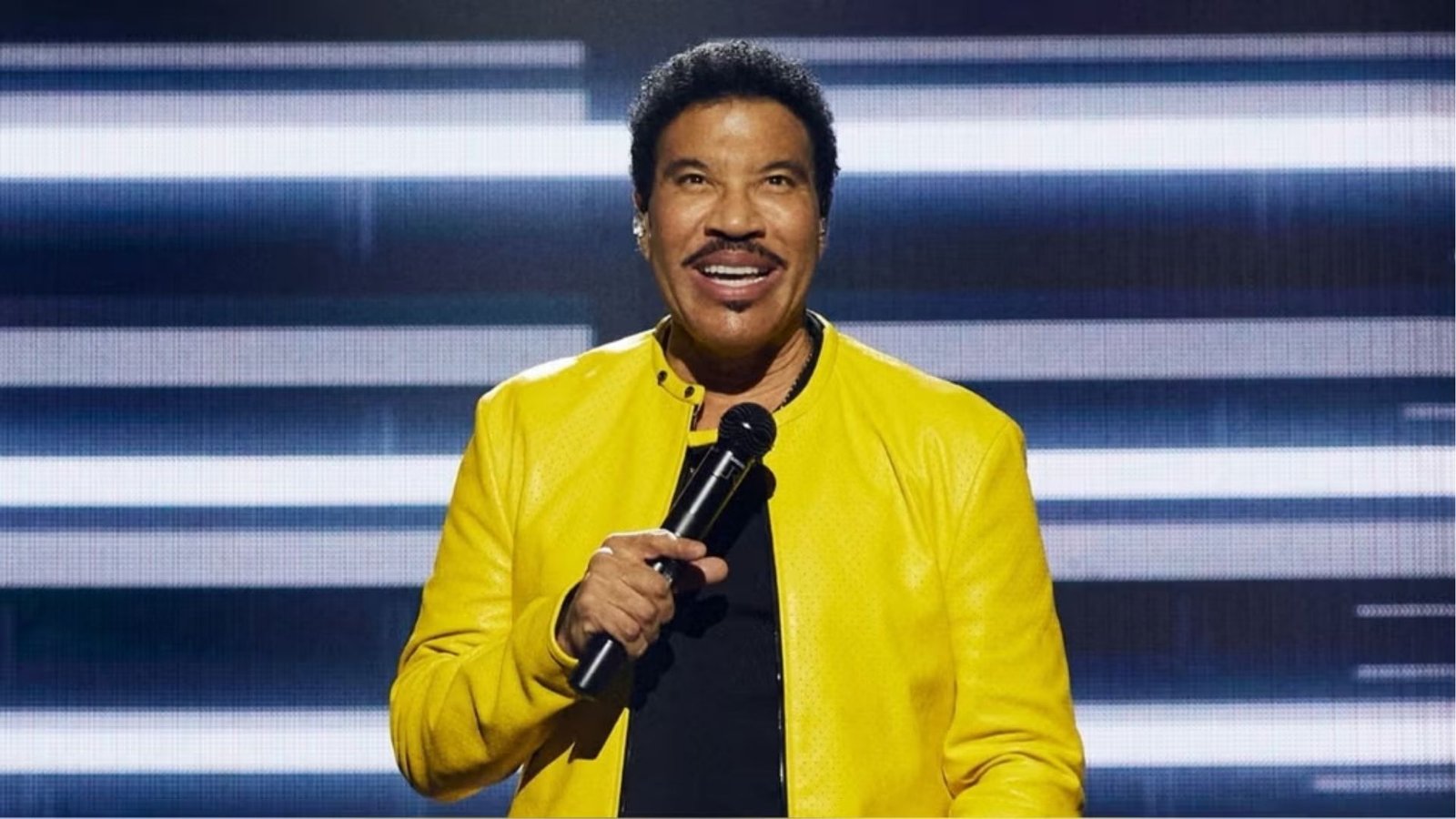 Lionel Richie sale del hospital tras pruebas cardíacas