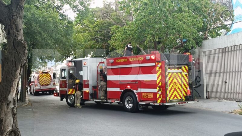 Controlan incendio en bodega abandonada del Centro de Monterrey