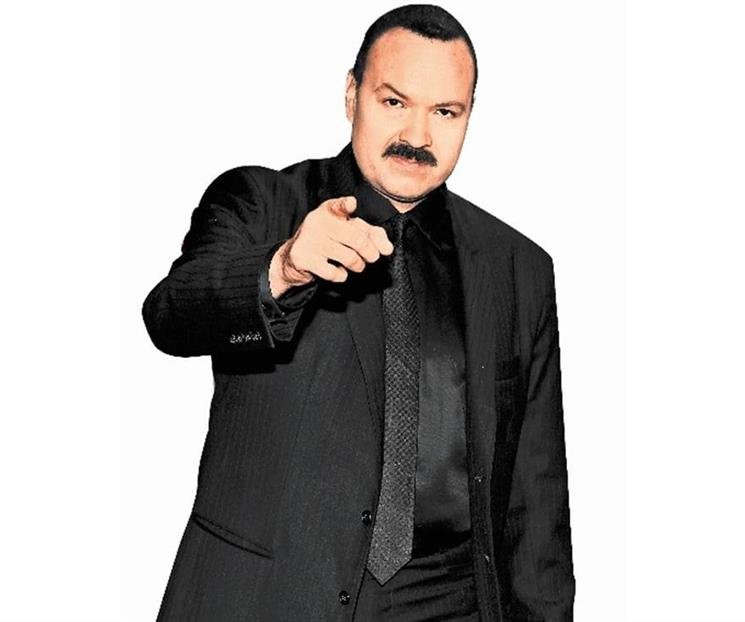 Prepara Pepe Aguilar bioserie y una serie de viajes