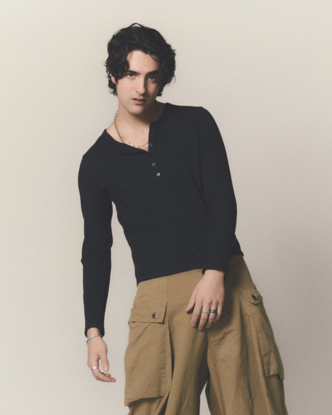 Sebastián Poza como Benny Ibarra