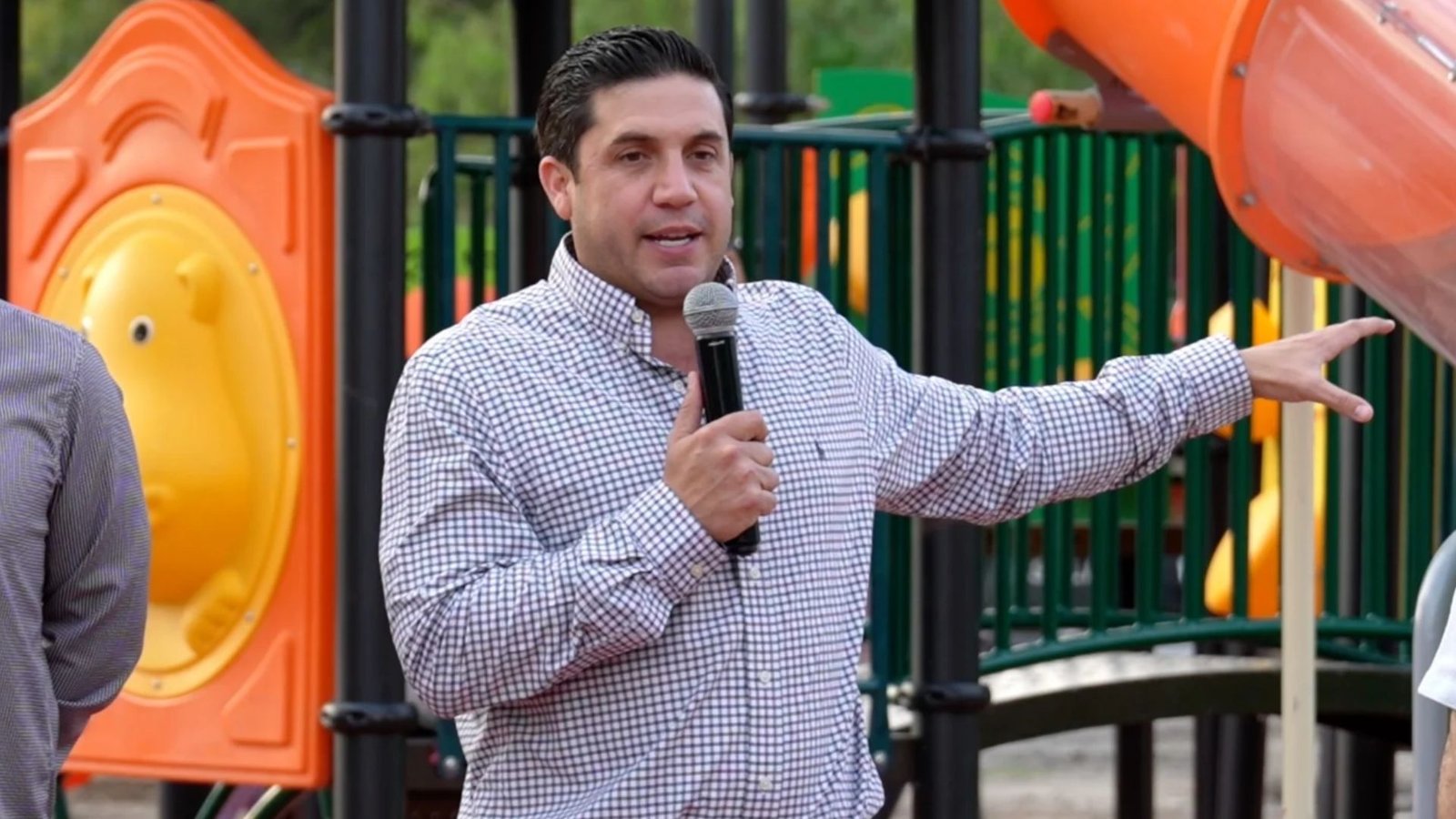 Entrega Raúl Cantú nuevo espacio recreativo en Los Morales