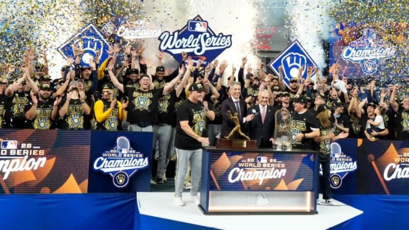 Conquistan Brewers su primera Serie Mundial tras vencer 4-1 a Tampa Bay