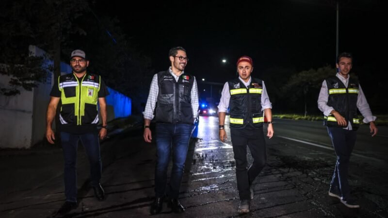 Recarpetean de noche 3 kilómetros de la Carretera Nacional en Santiago